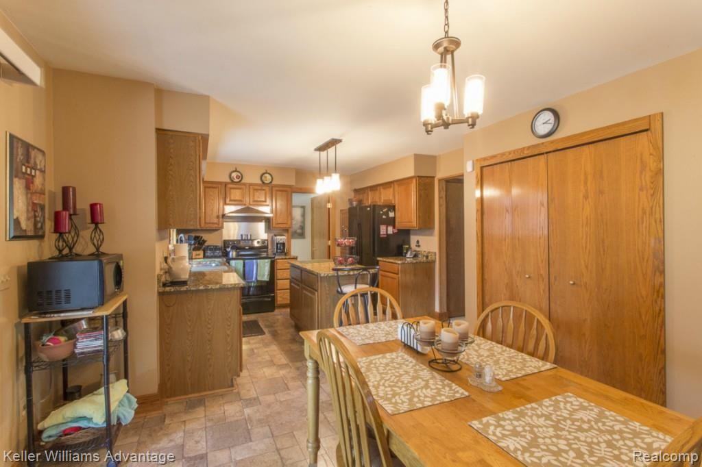 19009 Wayne Road Livonia, MI 48152 - Photo 16 of 54 19-Wayne_19009.jpg