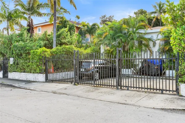 $2,200 | 1460 Northwest 2nd Street, Unit 1458, Miami, FL 33125