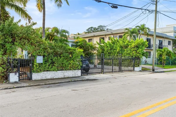 $2,200 | 1460 Northwest 2nd Street, Unit 1458, Miami, FL 33125