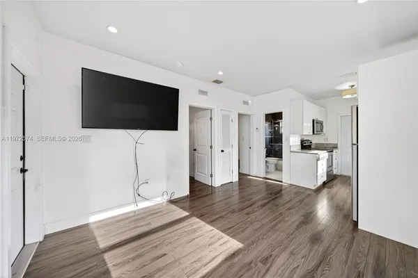 $2,200 | 1460 Northwest 2nd Street, Unit 1458, Miami, FL 33125