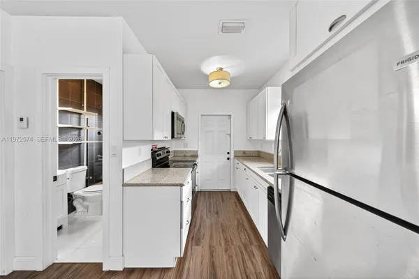 $2,200 | 1460 Northwest 2nd Street, Unit 1458, Miami, FL 33125