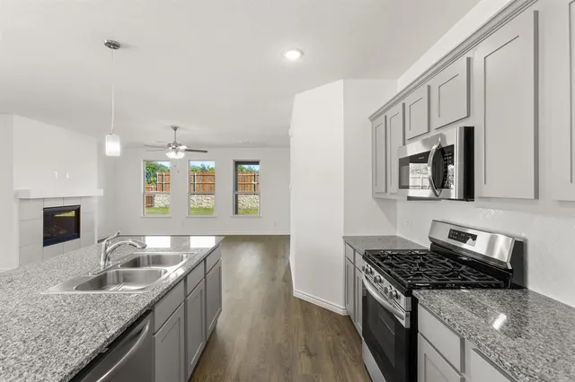 $314,900 | 420 Comanche Drive, Cleburne, TX 76033