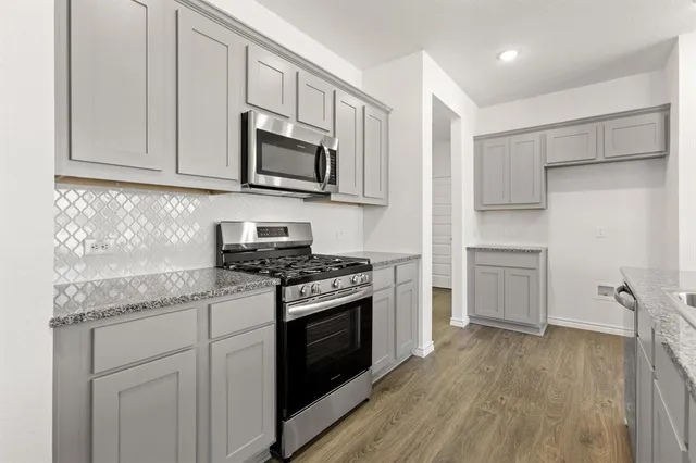 $314,900 | 420 Comanche Drive, Cleburne, TX 76033