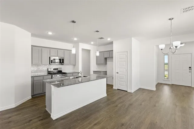 $314,900 | 420 Comanche Drive, Cleburne, TX 76033