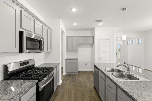 $314,900 | 420 Comanche Drive, Cleburne, TX 76033