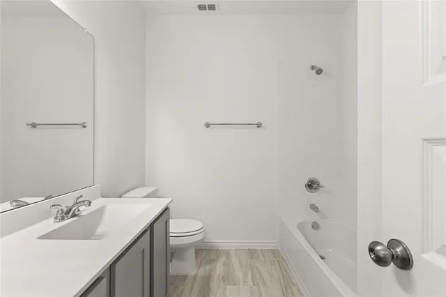 $314,900 | 420 Comanche Drive, Cleburne, TX 76033