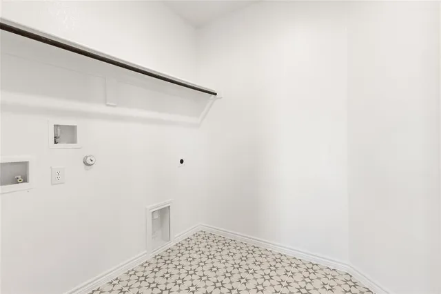 $314,900 | 420 Comanche Drive, Cleburne, TX 76033