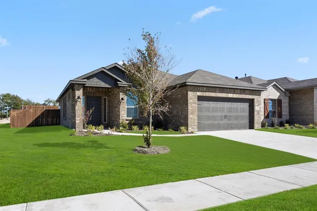 $314,900 | 420 Comanche Drive, Cleburne, TX 76033