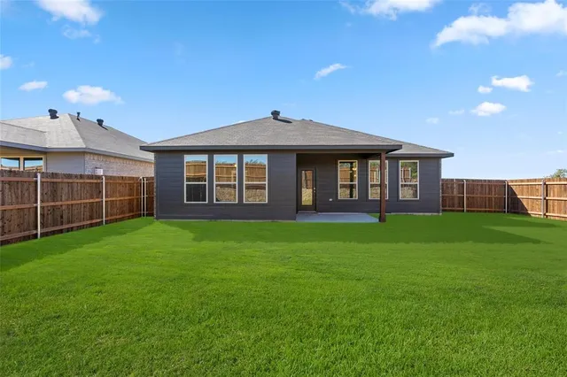 $314,900 | 420 Comanche Drive, Cleburne, TX 76033