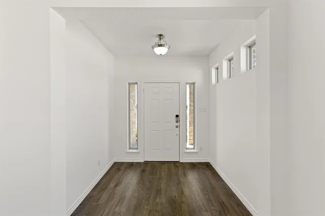 $314,900 | 420 Comanche Drive, Cleburne, TX 76033