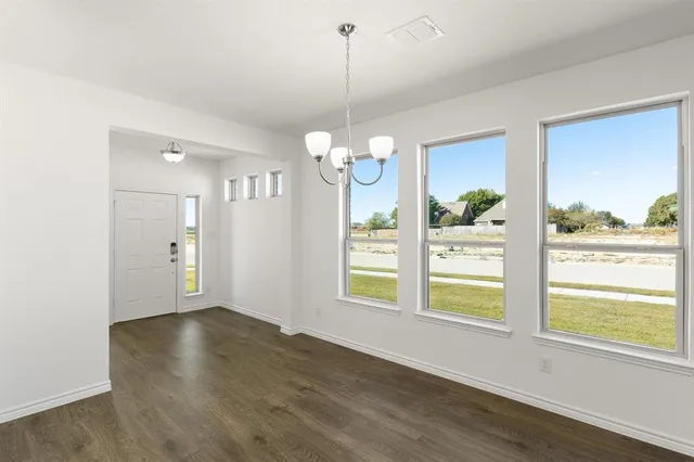 $314,900 | 420 Comanche Drive, Cleburne, TX 76033