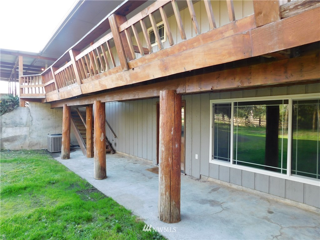 722 Studebaker Road Castle Rock, WA 98611 - Photo 4 of 25 Gallery Image 4