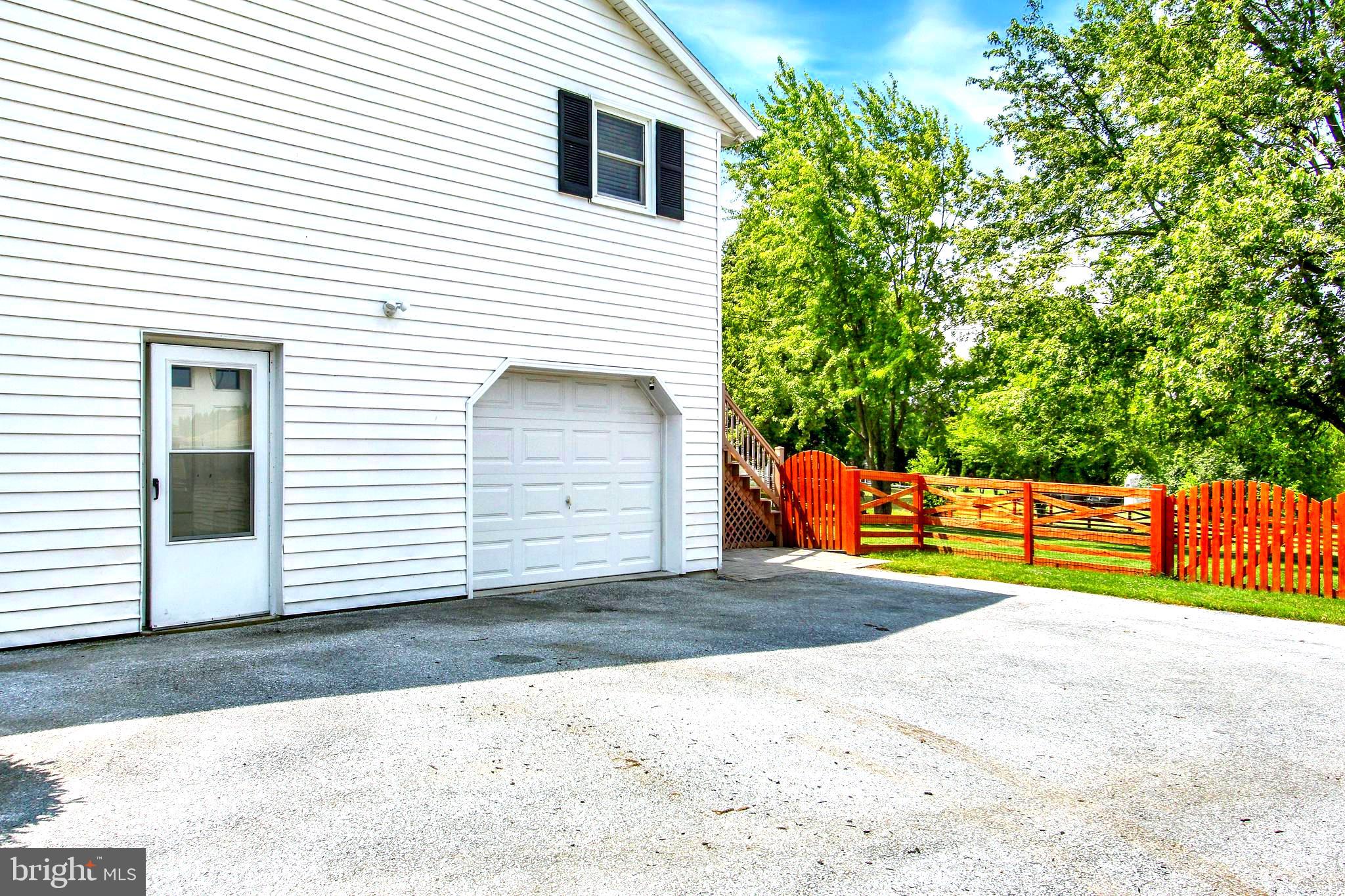 1067 Pine Grove Road Hanover, PA 17331 - Photo 4 of 27