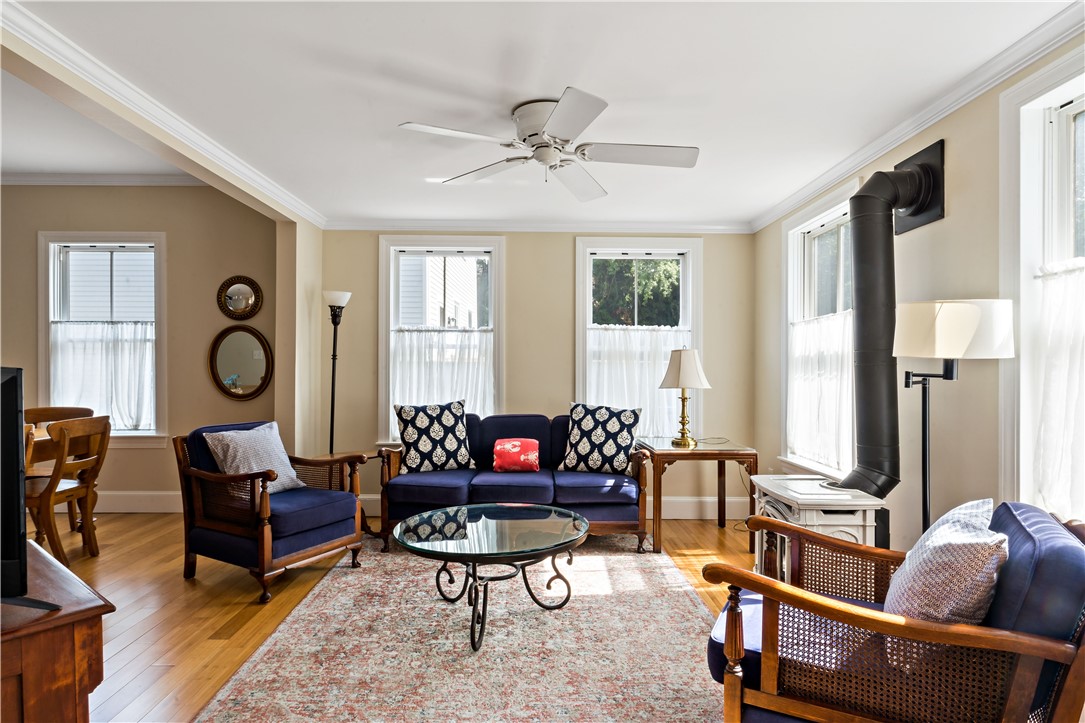 6 Gladding Court, Unit 1 Newport, RI 02840 - Photo 2 of 23