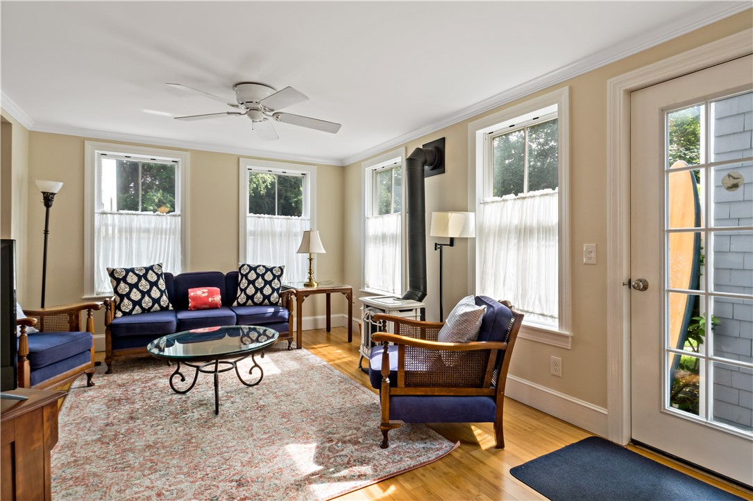 6 Gladding Court, Unit 1 Newport, RI 02840 - Photo 3 of 23