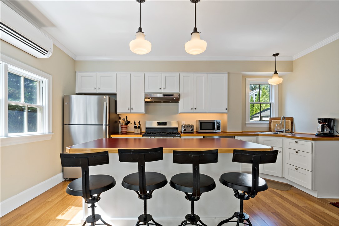 6 Gladding Court, Unit 1 Newport, RI 02840 - Photo 7 of 23