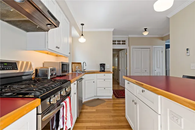 $5,000 | 6 Gladding Court, Unit 1, Newport, RI 02840