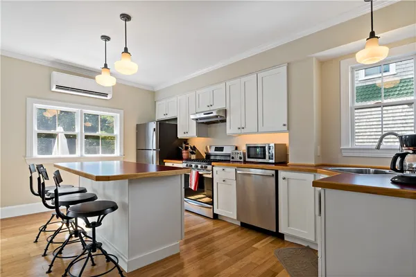 $5,000 | 6 Gladding Court, Unit 1, Newport, RI 02840