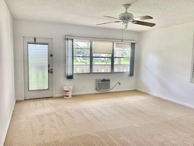 274 Dorset G Boca Raton, FL 33434 - Photo 5 of 23 Living Room
