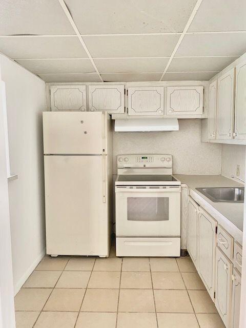 274 Dorset G Boca Raton, FL 33434 - Photo 6 of 23 Kitchen