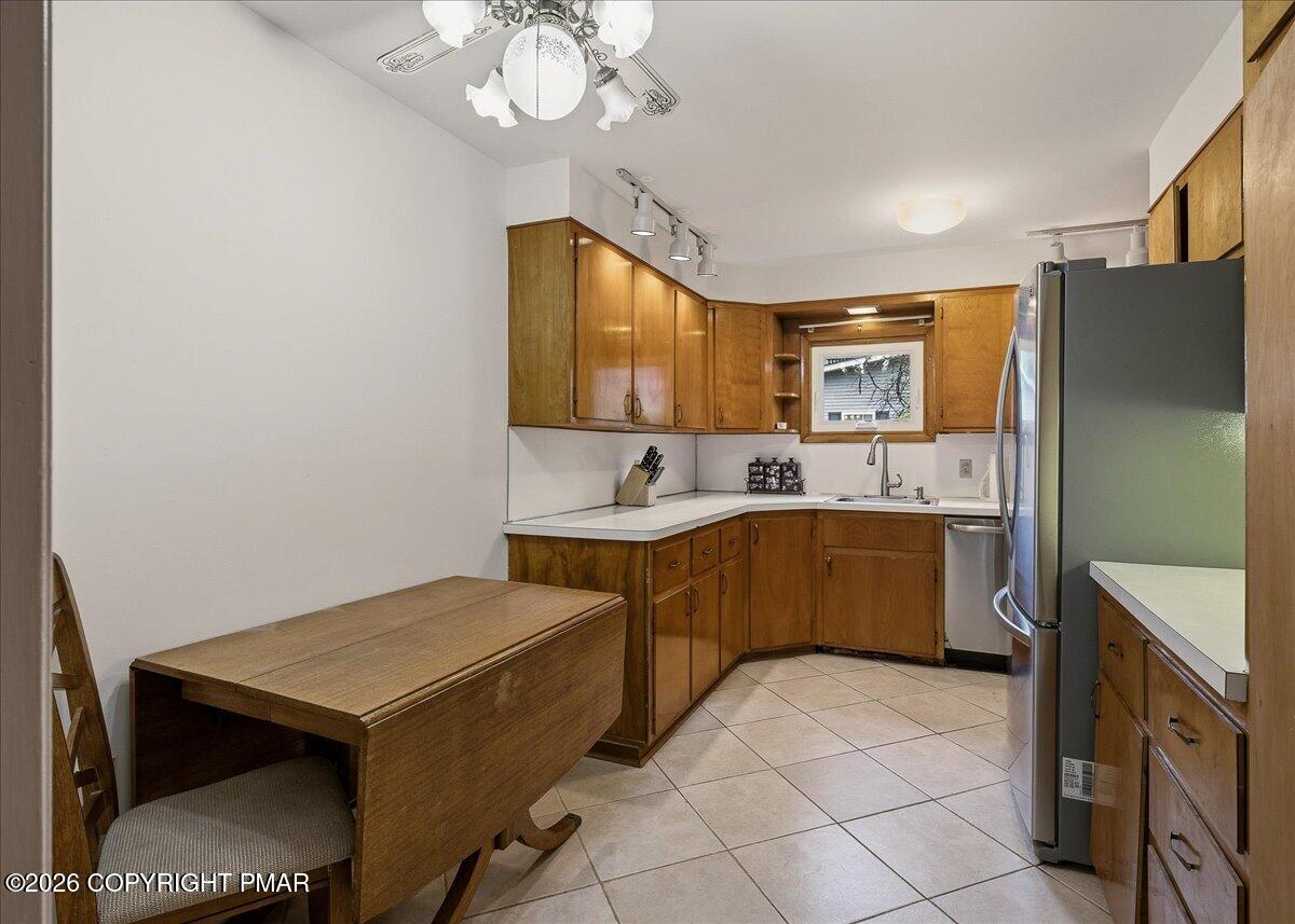 310 Albert Road Stroudsburg, PA 18360 - Photo 10 of 54 Kitchen