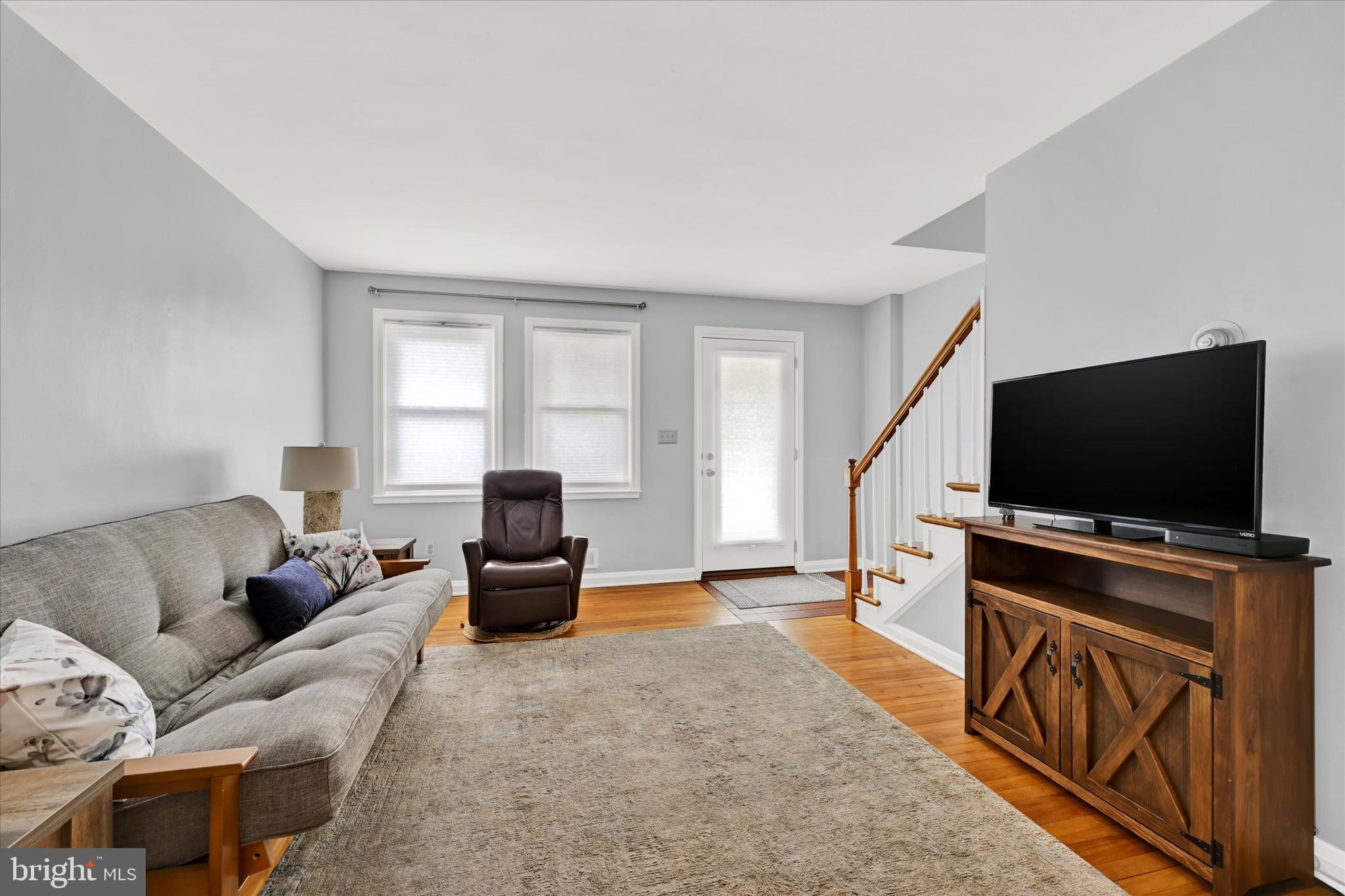 8356 Edgedale Road Parkville, MD 21234 - Photo 2 of 22 Nice sized living room