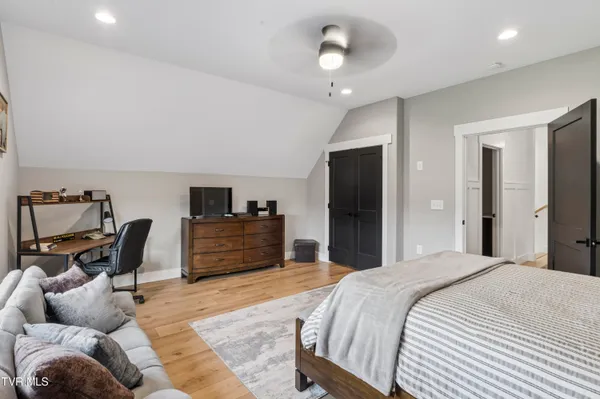 $2,100,000 | 133 Wake Robin Lane, Johnson City, TN 37601
