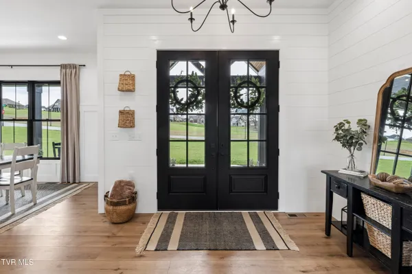 $2,100,000 | 133 Wake Robin Lane, Johnson City, TN 37601