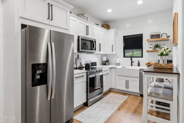 $2,100,000 | 133 Wake Robin Lane, Johnson City, TN 37601