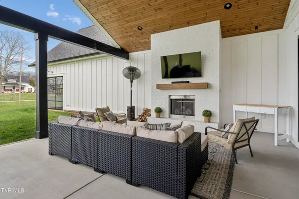$2,100,000 | 133 Wake Robin Lane, Johnson City, TN 37601