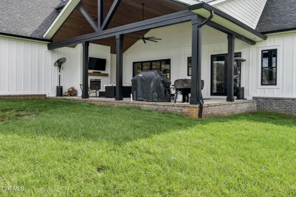 $2,100,000 | 133 Wake Robin Lane, Johnson City, TN 37601