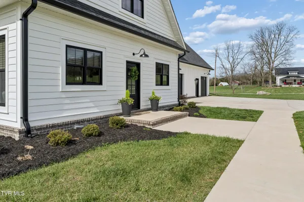 $2,100,000 | 133 Wake Robin Lane, Johnson City, TN 37601