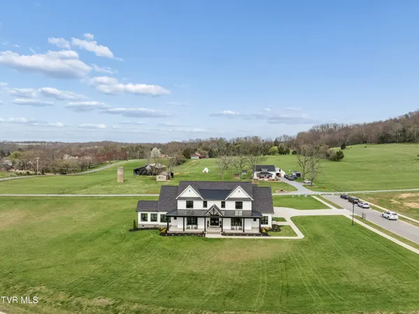 $2,100,000 | 133 Wake Robin Lane, Johnson City, TN 37601