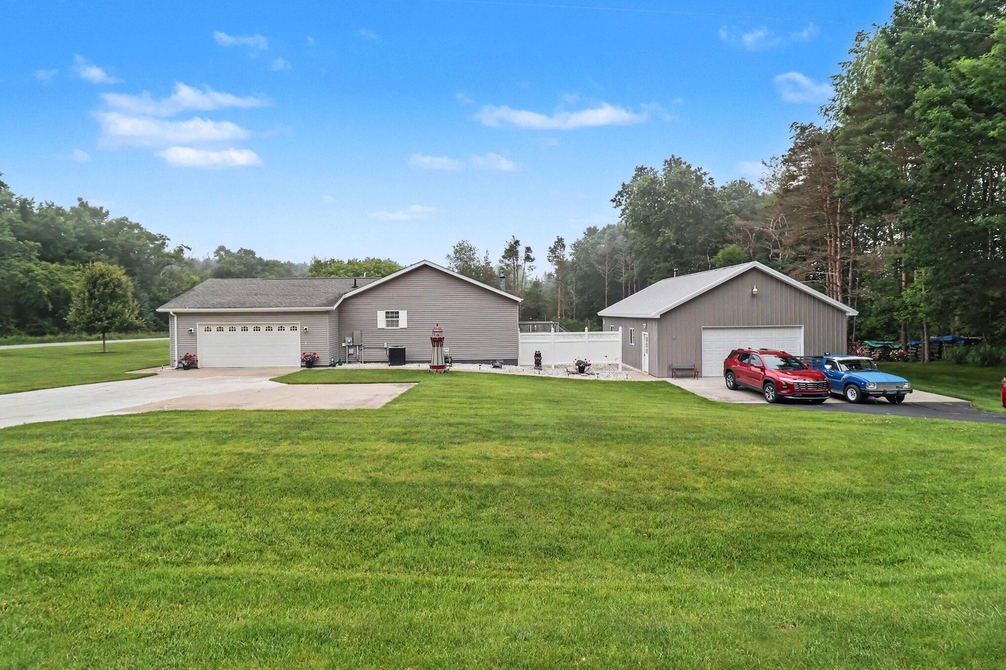 986 West Fox Farm Road Manistee, MI 49660 - Photo 4 of 31 1.04 Acres