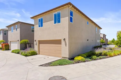 $599,000 | 3020 Edgeview Drive, Sacramento, CA 95833