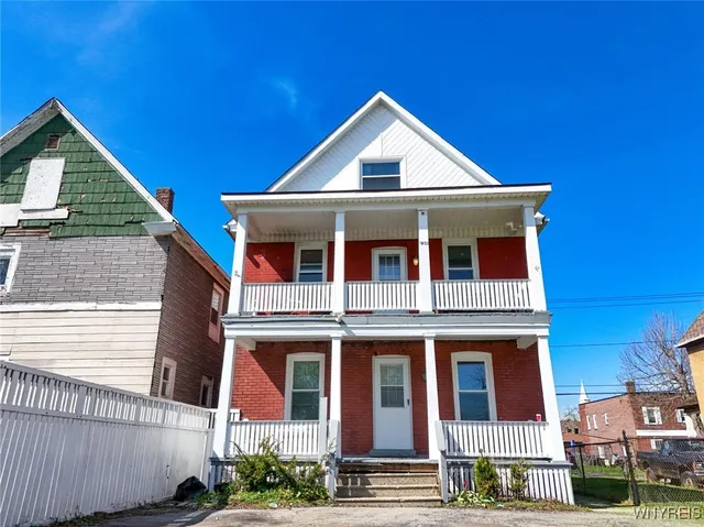 $850 | 1953 Falls Street, Unit 1, Niagara Falls, NY 14303