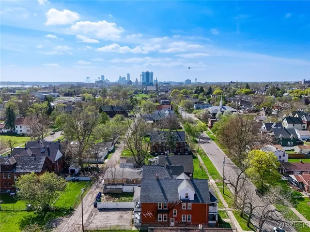 $850 | 1953 Falls Street, Unit 1, Niagara Falls, NY 14303