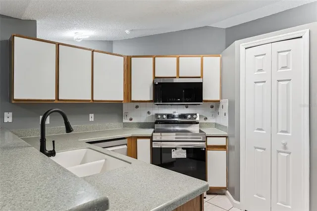 $2,350 | 5216 Heatherstone Court, Kissimmee, FL 34758