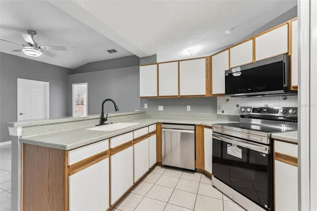 $2,350 | 5216 Heatherstone Court, Kissimmee, FL 34758