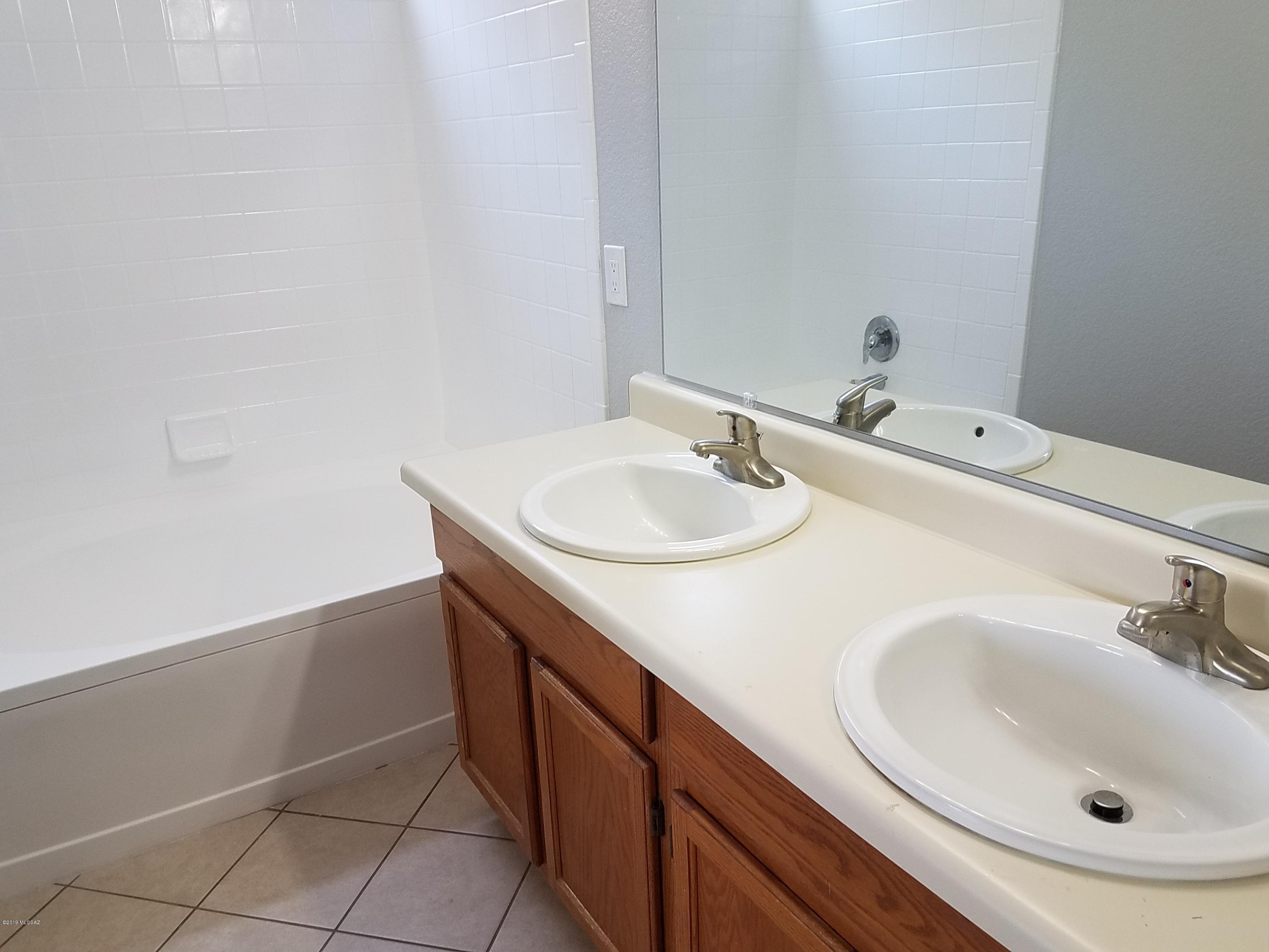 5513 South Stockwell Road Tucson, AZ 85746 - Photo 15 of 24 Gallery Image 15
