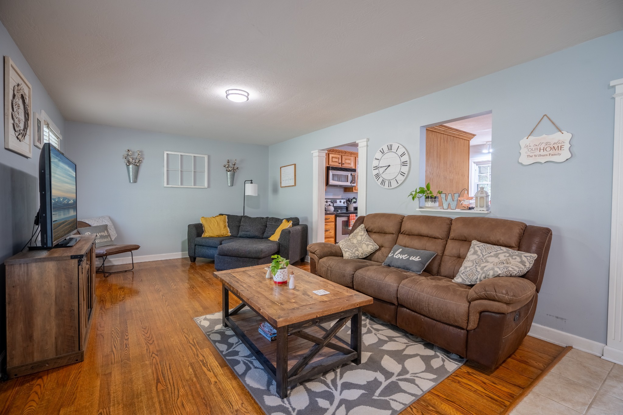 27 Tandy Road Leoma, TN 38468 - Photo 12 of 27 a living room with furniture and a flat screen tv