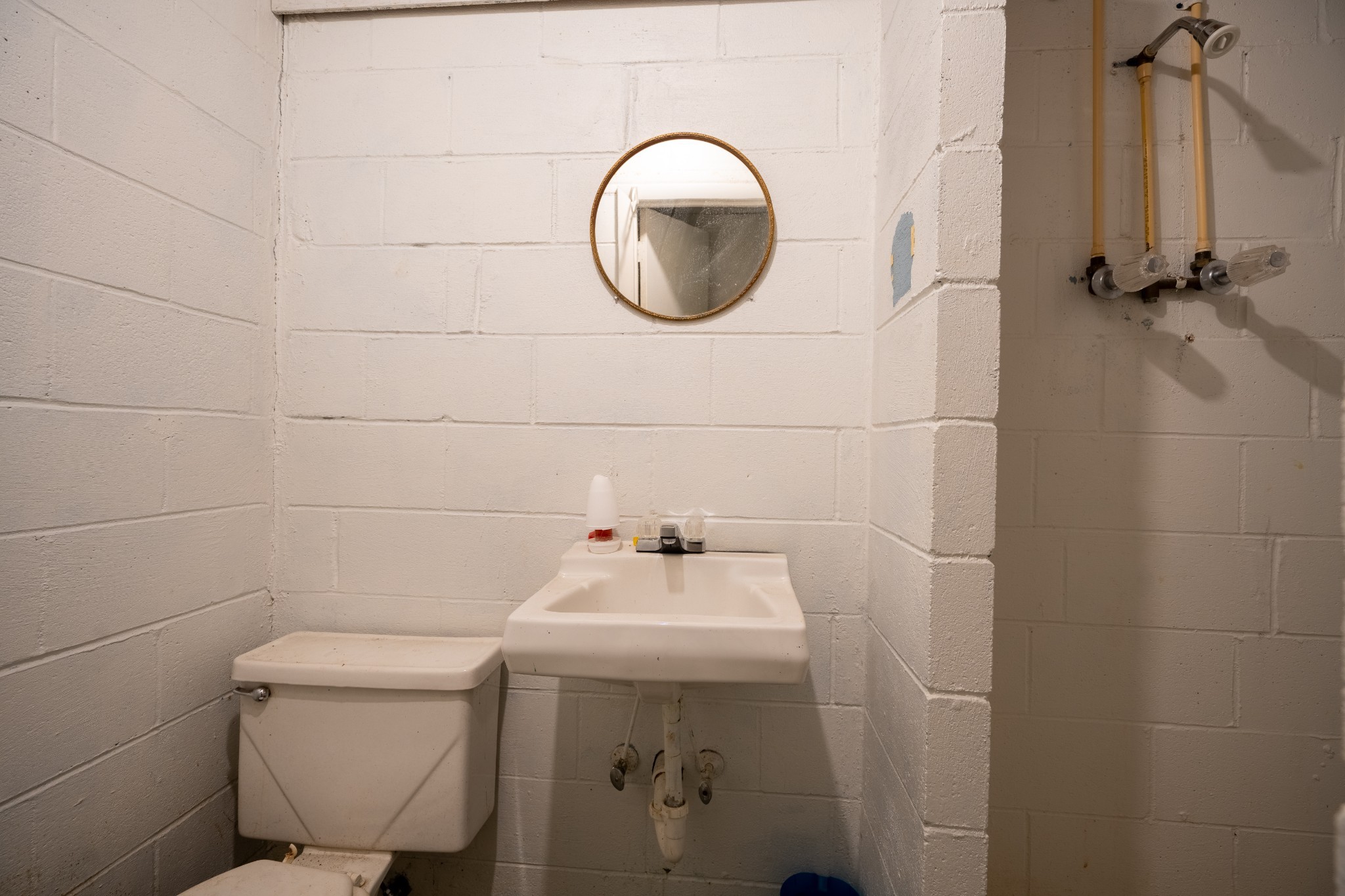 27 Tandy Road Leoma, TN 38468 - Photo 24 of 27 a bathroom with a sink toilet and tub