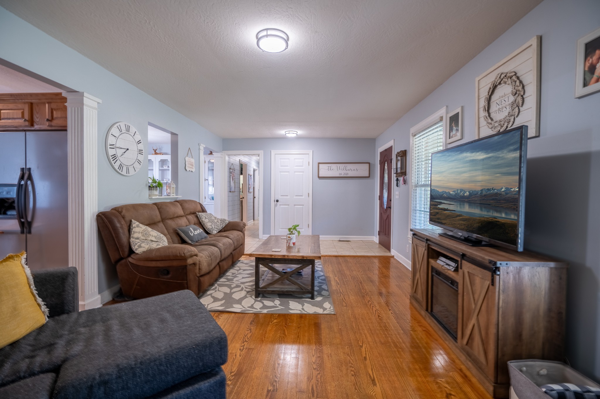 27 Tandy Road Leoma, TN 38468 - Photo 9 of 27 a living room with furniture and a flat screen tv