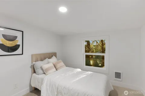 $1,092,499 | 512 Northwest 44th Street, Seattle, WA 98107