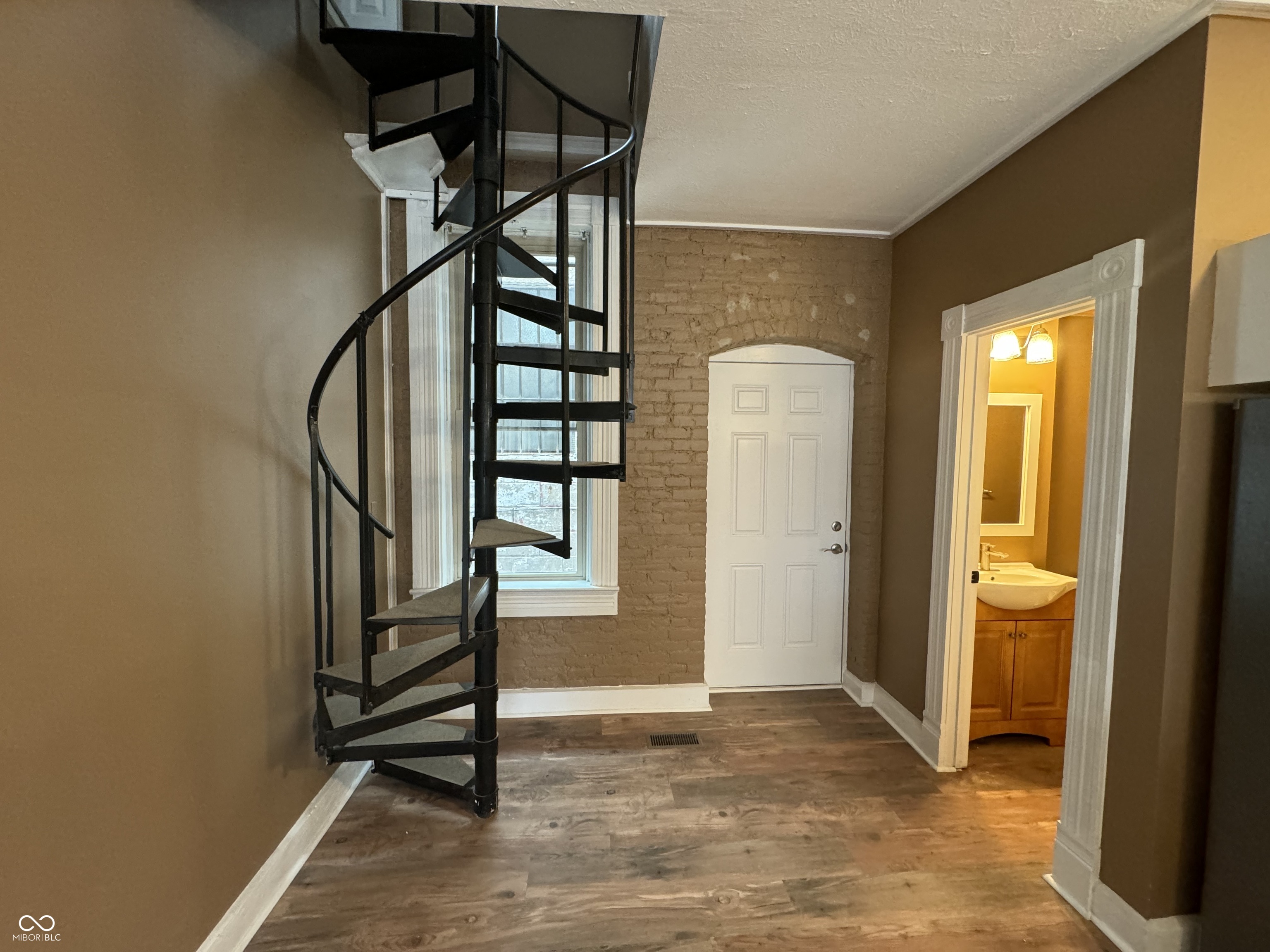 705 Stevens Street Indianapolis, IN 46203 - Photo 4 of 17