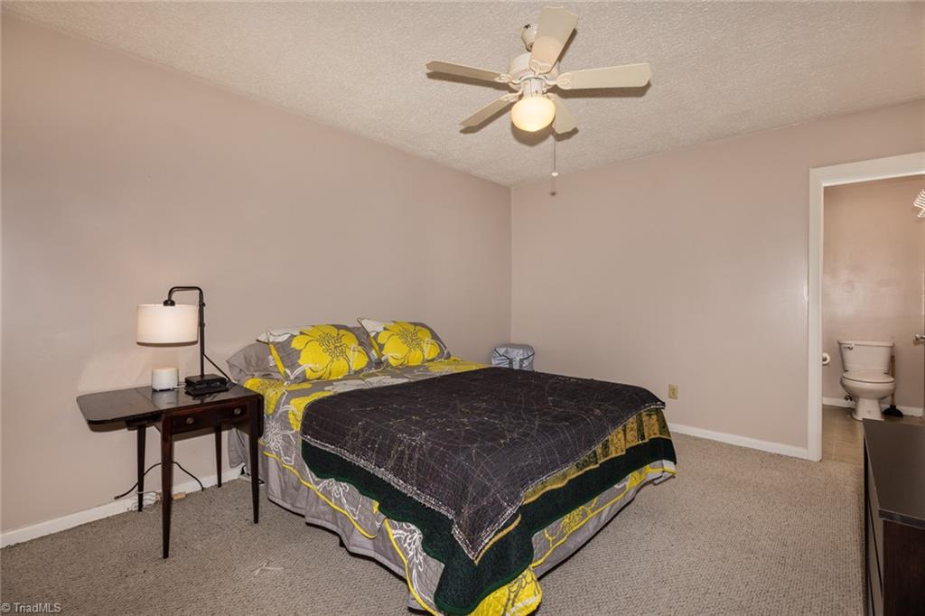 262 Boggs Road Thomasville, NC 27360 - Photo 17 of 34