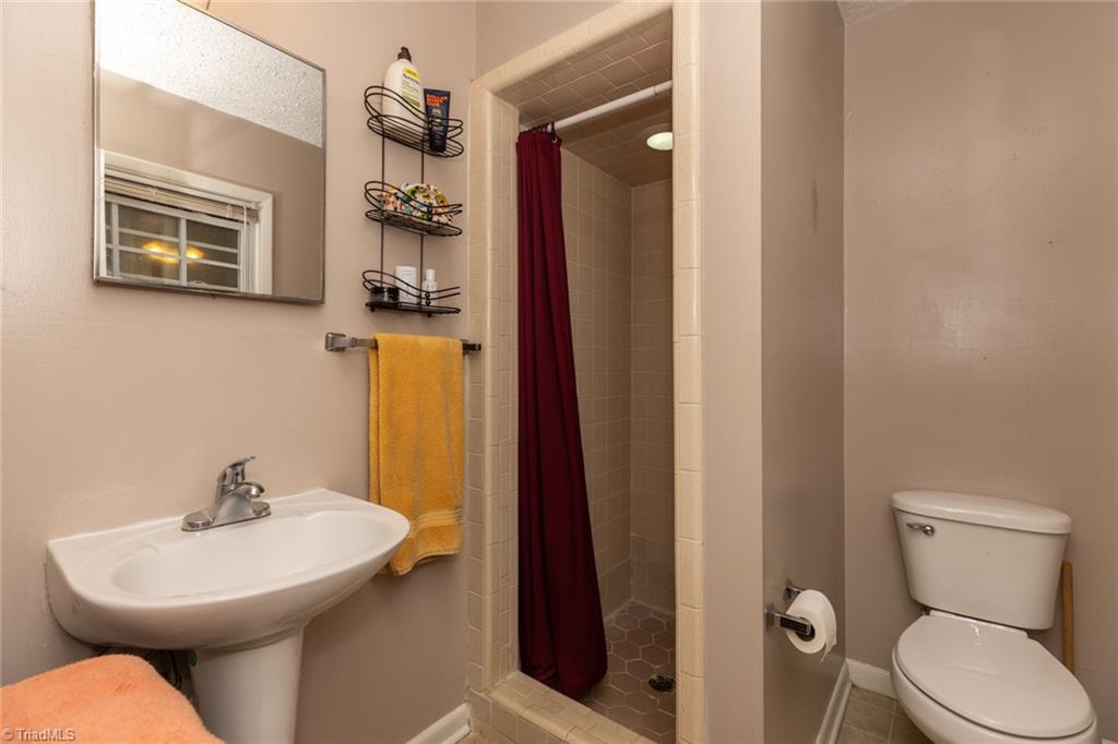 262 Boggs Road Thomasville, NC 27360 - Photo 19 of 34