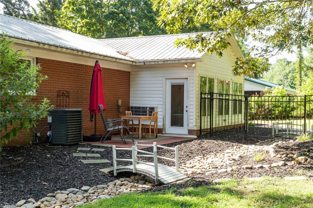 262 Boggs Road Thomasville, NC 27360 - Photo 29 of 34