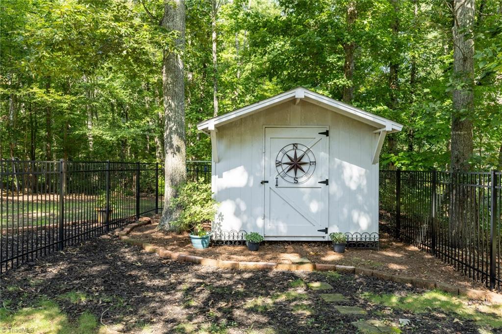 262 Boggs Road Thomasville, NC 27360 - Photo 30 of 34