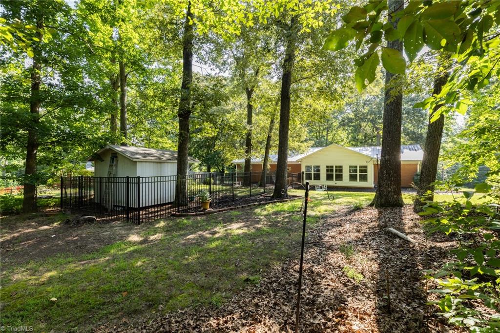 262 Boggs Road Thomasville, NC 27360 - Photo 31 of 34